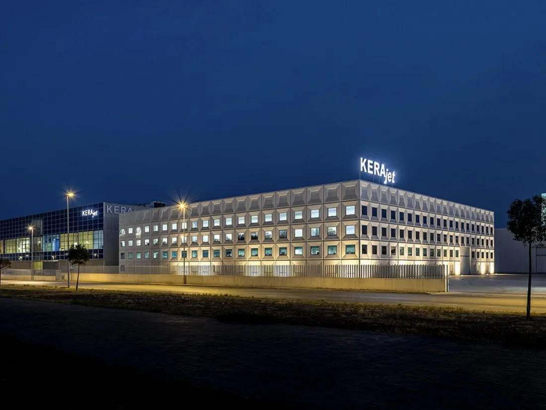 KERAjet's new headquarters in Almazora at night